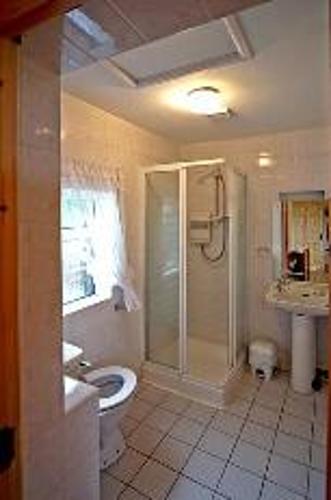 bungalow bathroom.jpg bungalow bathroom.jpg